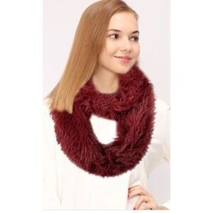 Women's Maroon Faux Fur Infinity Scarf – Winter Neck Warmer (NWT)